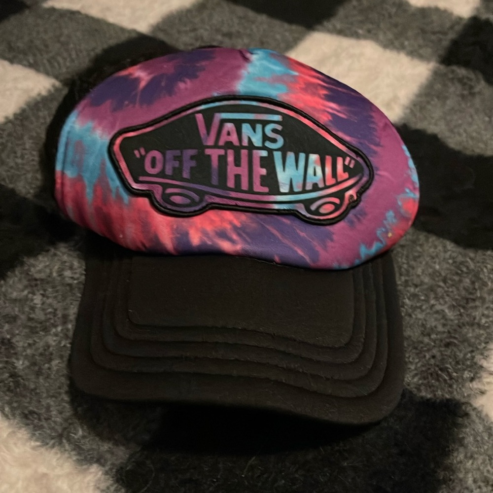 Vans Off the Wall trucker hat